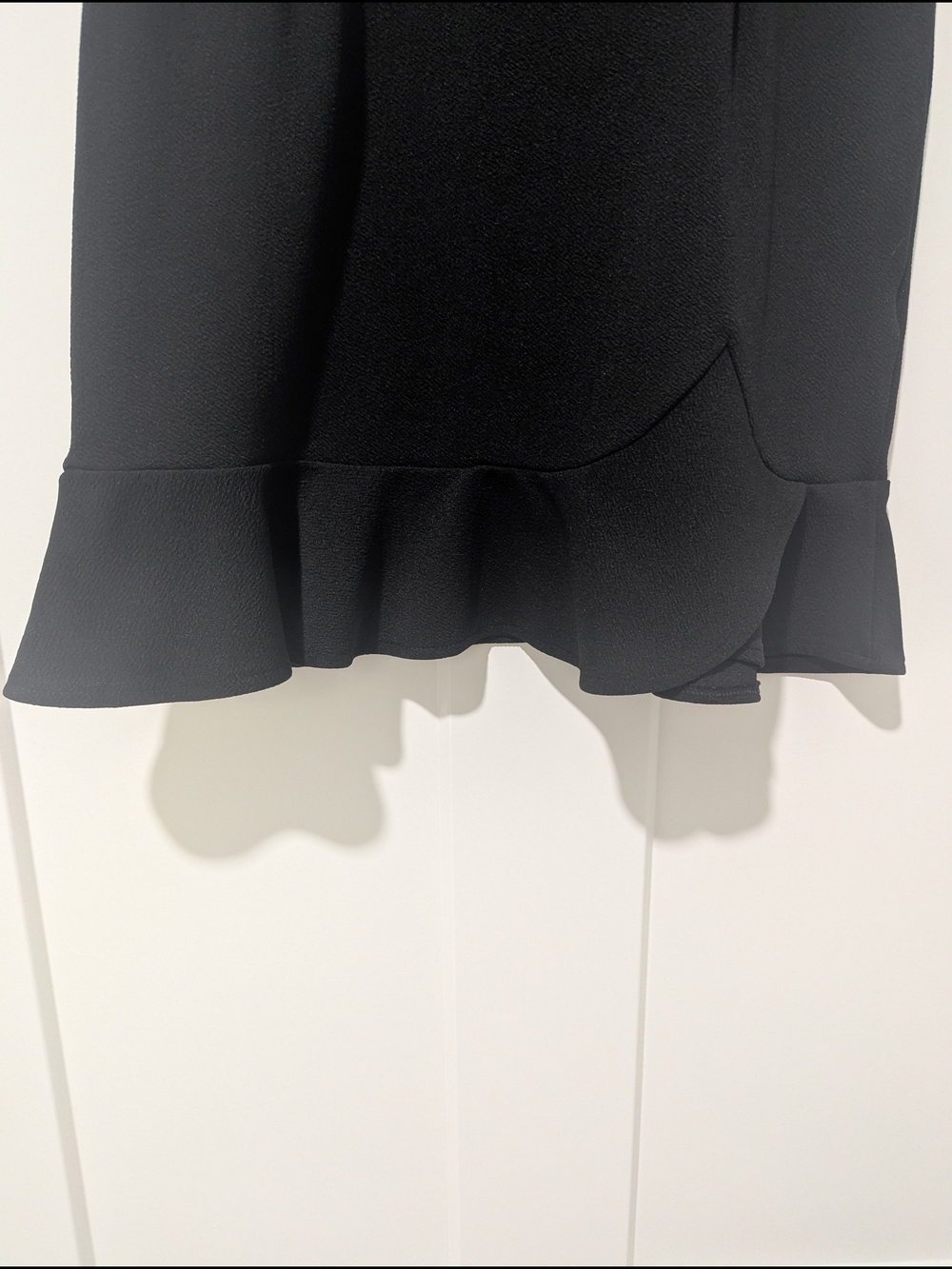 Elegant Black Ruffle Sleeve Dress - Women's - Picture 3 of 6